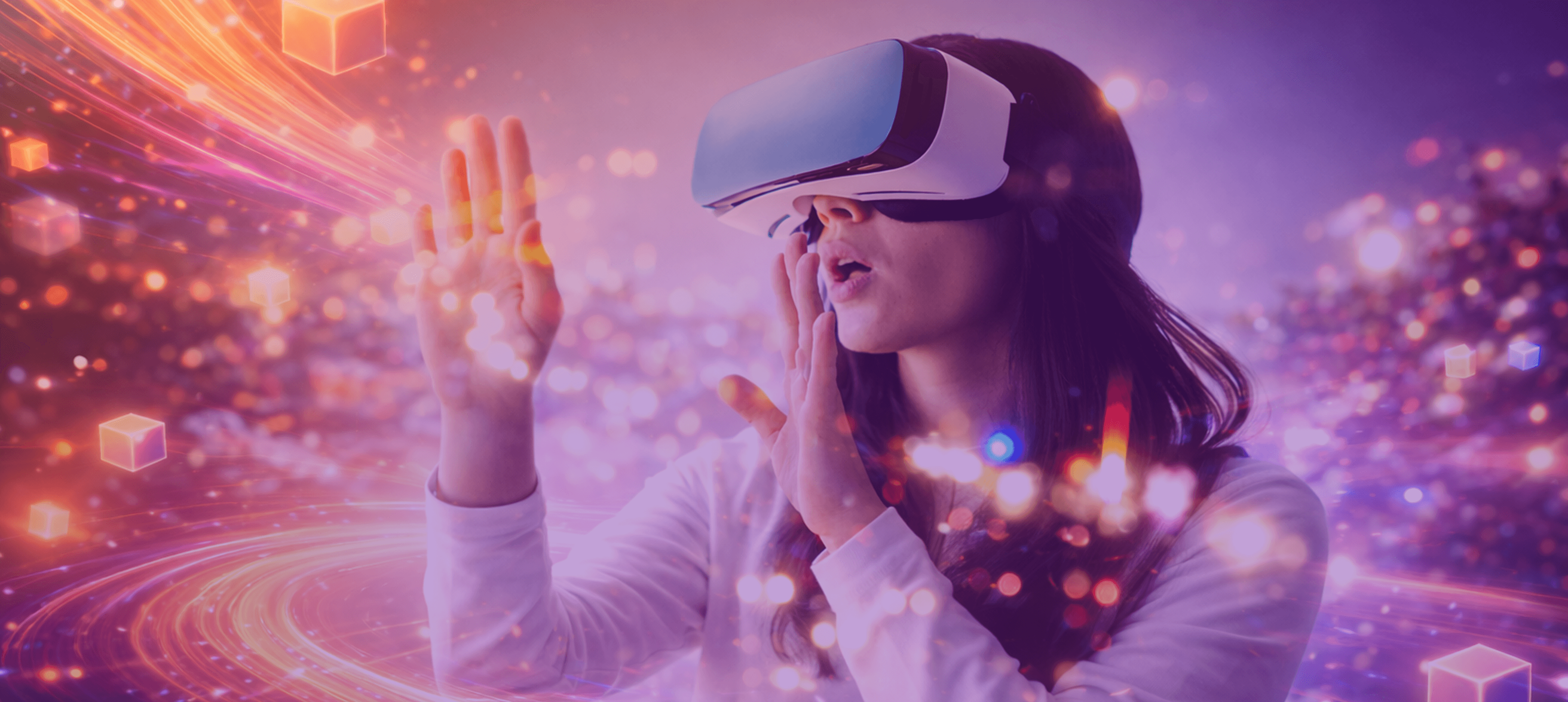 Mulher usando óculos de realidade virtual